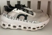 On Running Cloudnova Sneakers Women’s 8 Gray White Swiss Engineered