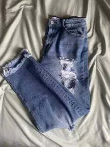 distressed kancan jean