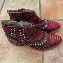 Free People Chasing Cowboys Jewel
Boot Snakeskin western bootie size 41