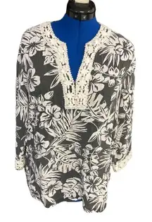 CATHY DANIELS, Women’s top, Size Large,‎ Gray & White Floral, 3/4 length sleeves
