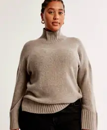 Abercrombie tuckable easy turtleneck beige color xs