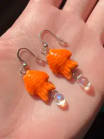 unique funky cute orange ceramic fish & Czech glass teardrop dangle earrings ⭐️🐟💕