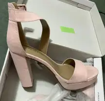 Dream Paris light pink heels