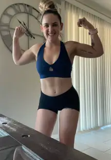 Fabletics Oasis Twist Sports Bra