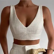 NWT Showpo Adelaide Crop Top Womens 8 White Textured Tweed Clean Girl Basic