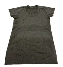 Lululemon swiftly tech 2.0 grey hip length shirt short sleeve sz 6