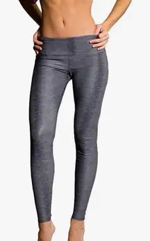 Onzie Hot Yoga Low Rise Leggings 209 in Charcoal Snake Size XS