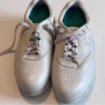 Supremes Soft Spots Marathon Shoes Women 7N Leather Comfort Sneakers Pre owned