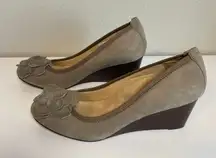 Women's Vionic Size 9.5 Hayes Suede Slip-On Wedge Taupe Orthaheel