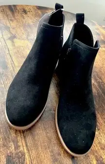 TIME and TRU | ladies booties. Size: 9