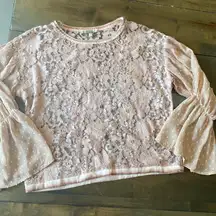 Gimmicks BKE buckle dusty rose open lace bell sleeve blouse size S‎