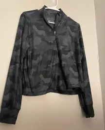 Yogalicious Lux Camo Workout Fleece Size Medium Like New