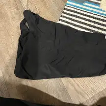 Summersalt size 12 black bikini top