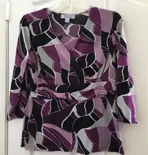 FINAL MARKDOWN Ladies nine & co top (M)