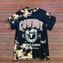 COWBOY & RODEO HORSESHOE WESTERN GRAPHIC BLACK TIE DYE TEE