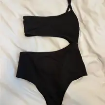 PrettyLittleThing Elegant Black Bodysuit