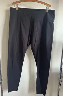 SOFT SURROUNDINGS BLACK Leggings.