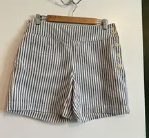 Ralph Lauren Jean co White and blue pin stripe cotton shorts button side Size 6