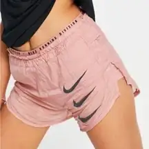 NIKE Packable Tempo Luxe Running Division 2-in-1 Running Shorts Mauve Size S