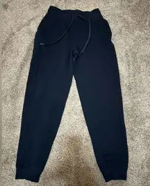 Lululemon scuba jogger size 4