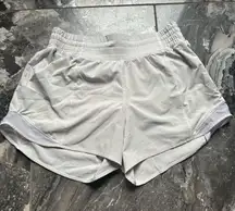 Lululemon Hotty Hot Short *High-Rise Long 4" Bone white