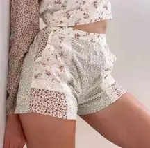 American Eagle High Rise Floral Crinkle Patchwork Eyelet Shorts Size Medium