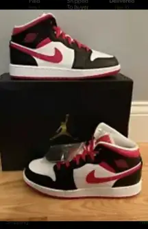 Nike Air Jordan 1 Mid