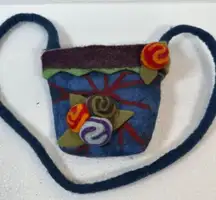 HandMade Wool Coin Purse Handbag Made in Nepal Small Zip Top Blue Purple Flower