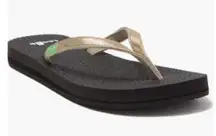 Sanuk Gold Metallic Flip Flops Thongs Sandals Sz 11 Yoga Spree 4 New Casual