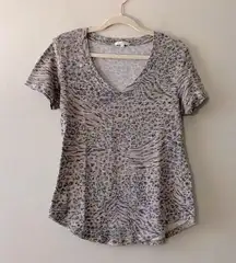 Z Supply Cozy V-Neck Tee T- Shirt Short Sleeve Size XS Animal Print