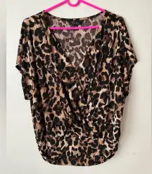 Thalia Soto Women’s Cheetah Leopard Animal Print Blouse Top Shirt Size M EUC