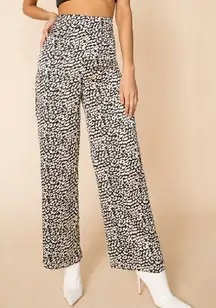 Superdown Women’s Silky High Rise Wide Leg Palazzo Pant Printed Neutral Small