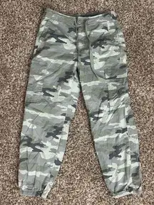 American Eagle AE  Super High Waisted Camo Cargo Jogger Pants 10S