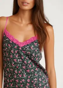 Atrium Tank Top Women's M Floral Lace Trim Silky V Neck Green Pink Romantic