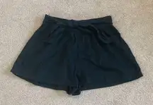 Black abound linen blend loose shorts in size small