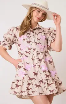 Fantastic Fawn beige horse dress  size small  This looks to have been cut into a shorter shirt if you need the length just message me!