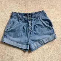 Hollister ultra high rise,curvy paper bag mom denim shorts Size 5
