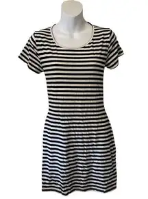 About Us Black and White short sleeve open back fitted mini dress