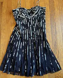 JS Collections Dress Womens 6 Black White Pleated Spaghetti Strap Sweetheart