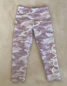NWOT  Performance Leggings