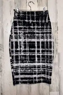 Wet seal Black and white midi skirt size small