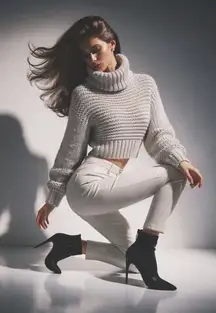 LUSH Small Oatmeal Chunky Turtleneck Sweater Cropped Textured Ribbed Cozier Warm