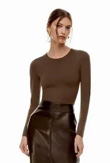 Aritzia Babaton
Contour Crew Longsleeve Crop Top