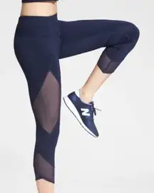 Athleta | Aura Sonar Mesh Side Cropped Capri Leggings in Navy