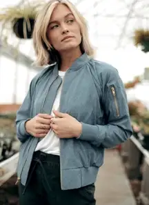 Albion Women's Blue Bomber Jacket Size Medium