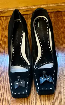 Jones New York Black Suede High Heel Shoe size 8 with white stitching and bow  Gently used - worn once - 