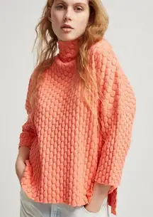 French Connection Mona Mozart Knit Oversized
Jumper Coral Textured Sweater