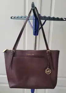 Michael Kors Voyager Large Saffiano Leather Top-Zip Tote