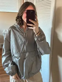 Aerie light weight wind breaker  Size medium  In like new condition, never worn