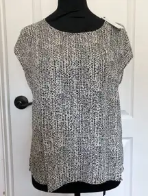 Three Eighty Two Womens Blouse XS Black White Round Neck Back Keyhole NWT